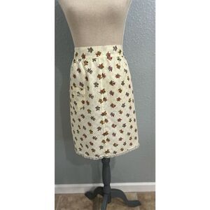 Apron yellow vintage lace trim
Mrs Maisel !